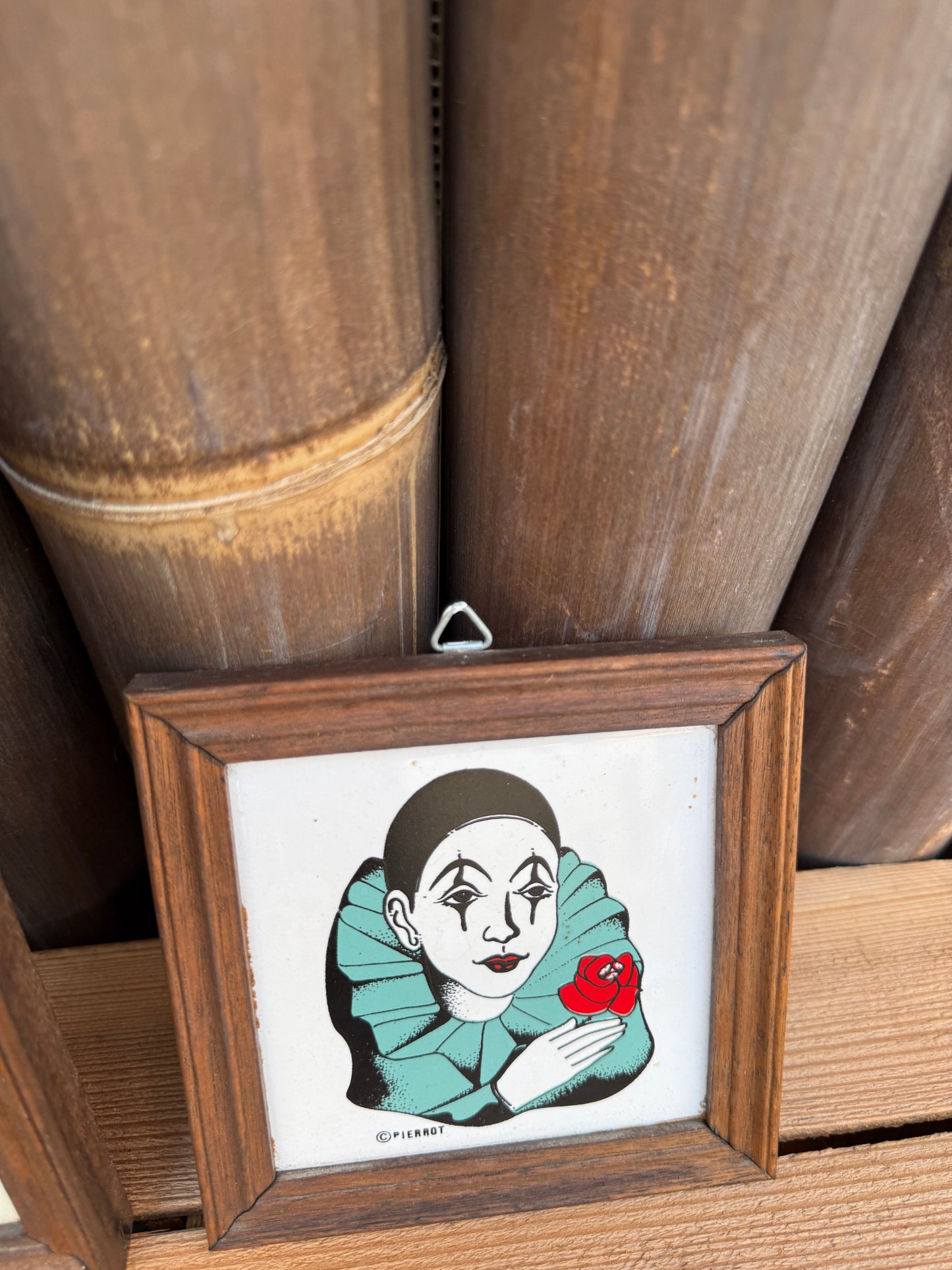 Set 2 vintage Pierrot wandtegels in houten lijst
