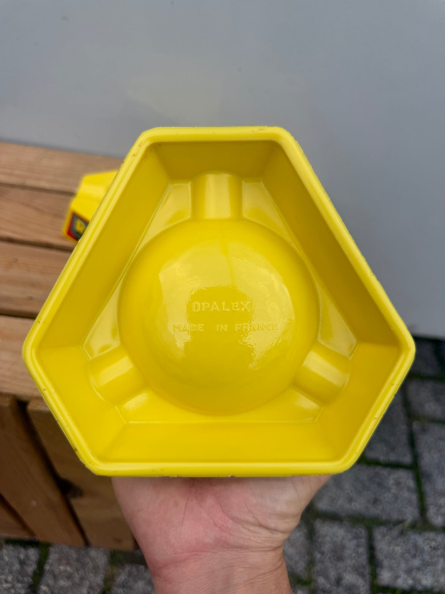 Ricard reclame asbak geel Opalex driehoek