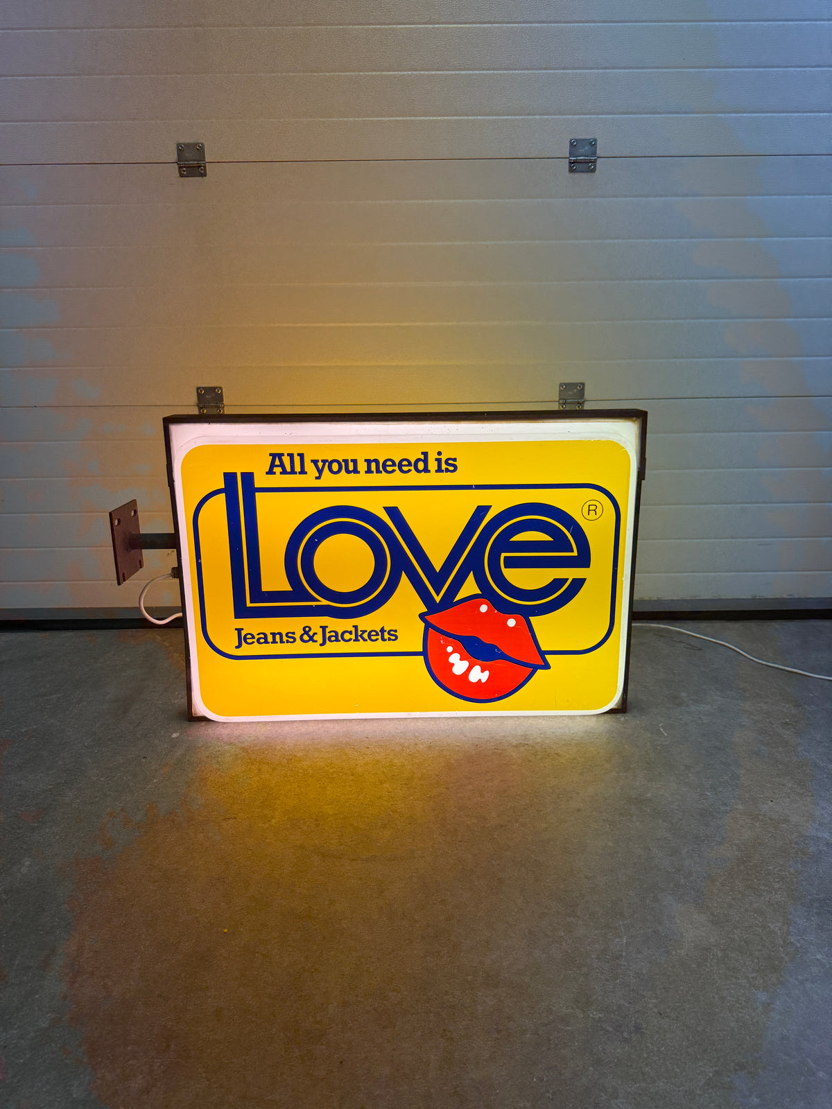 All You Need Is Love Jeans & Jackets lichtbak