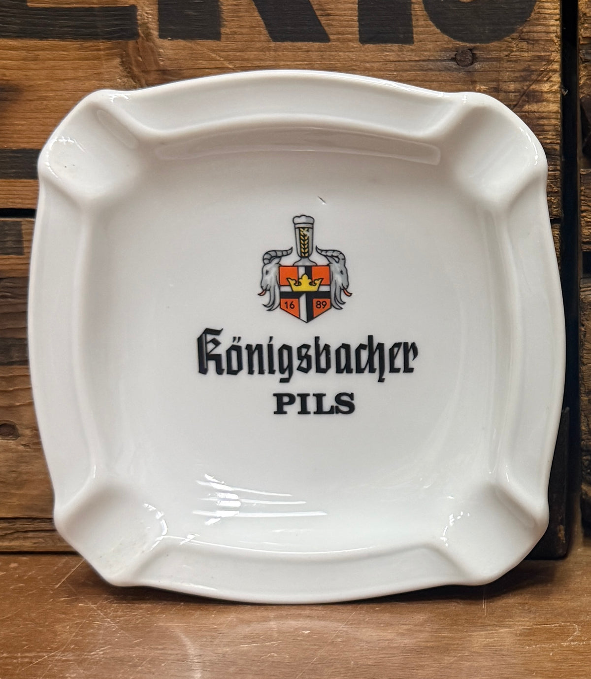 Vintage Königsbacher reclameasbak