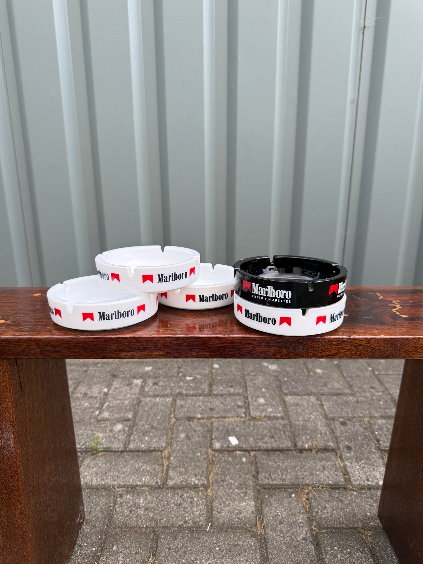 Marlboro reclame asbak, opaalglas