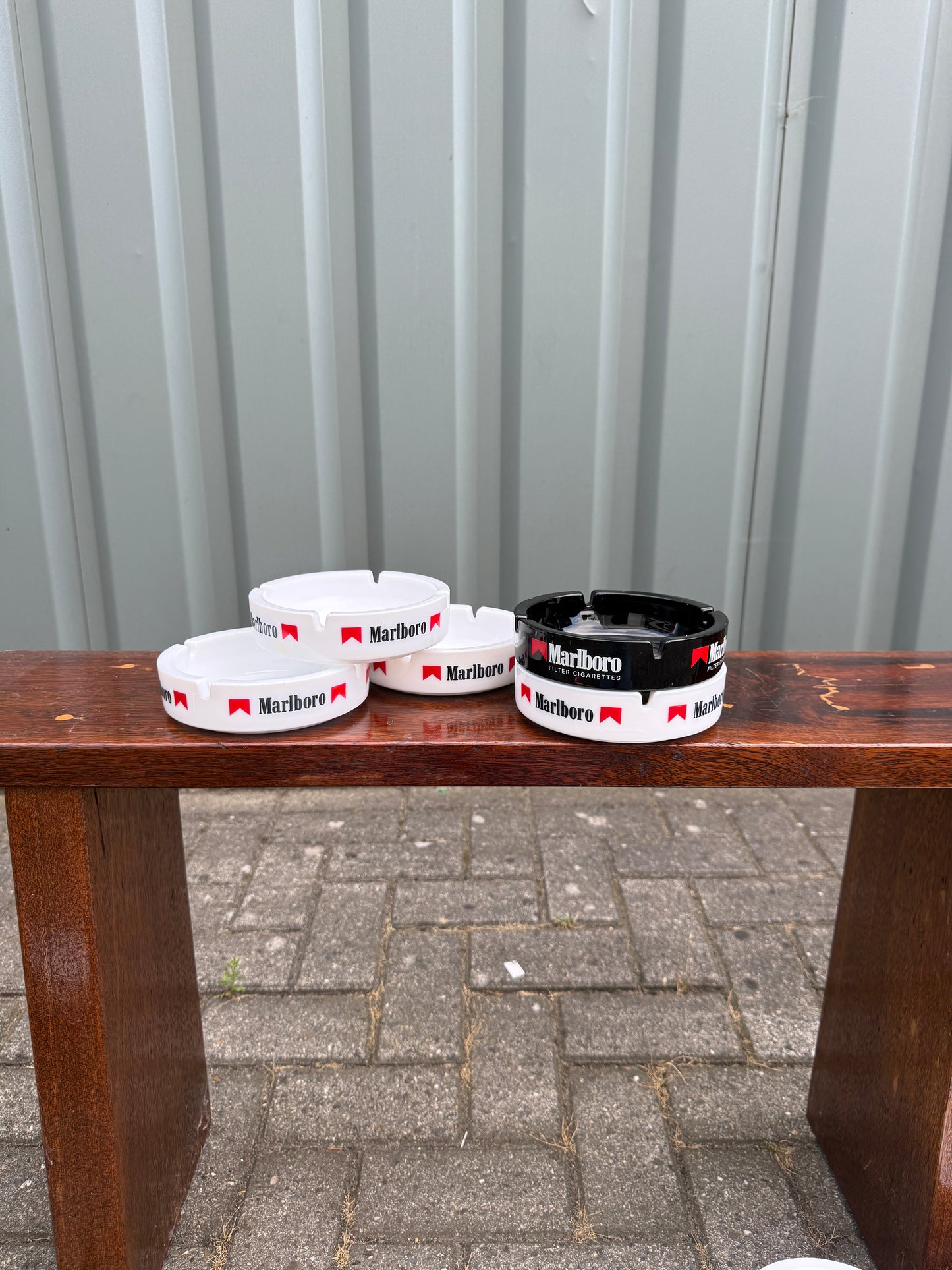 Marlboro reclame asbak, opaalglas