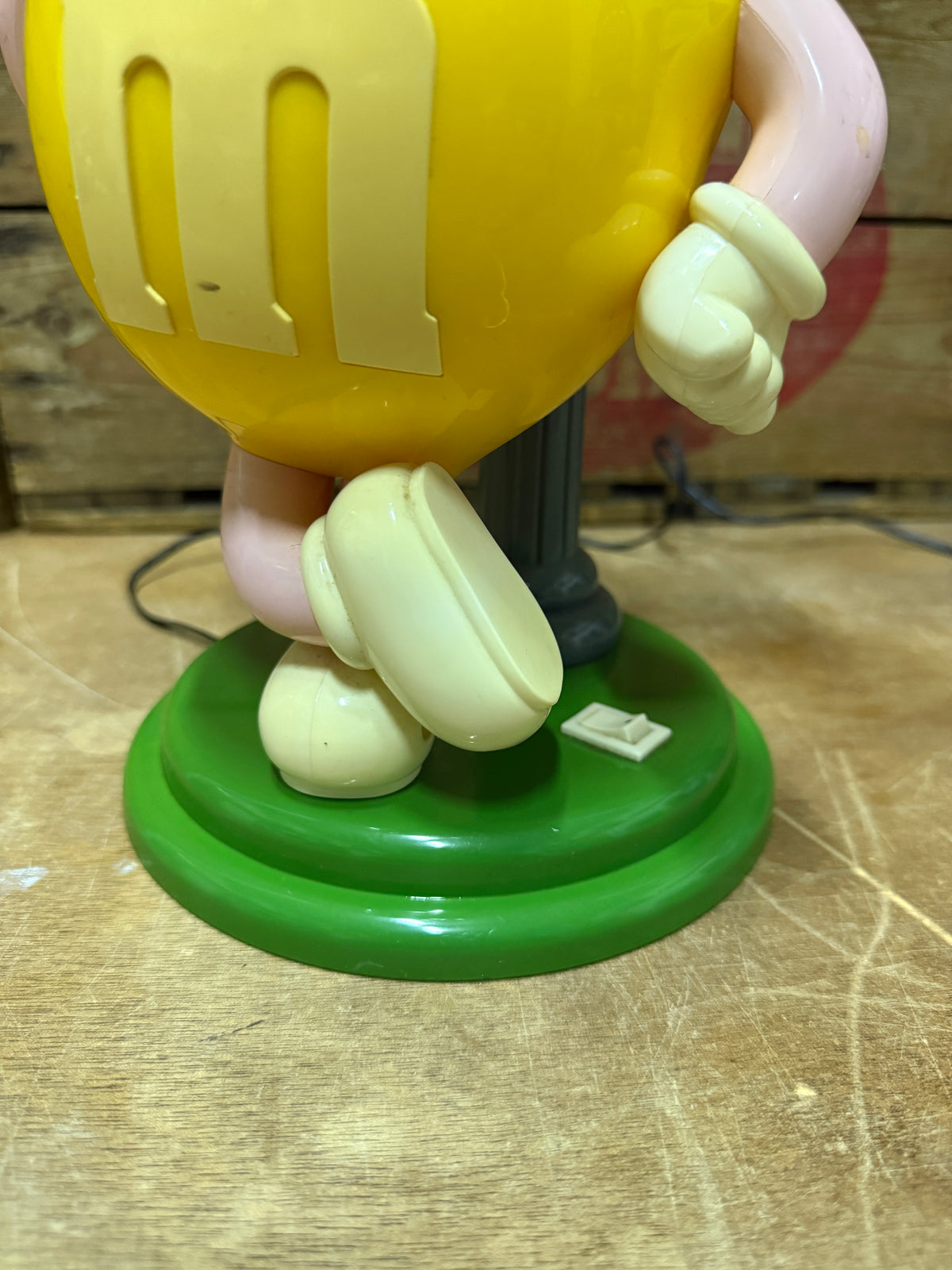 Vintage M&M's Yellow tafellamp 1999