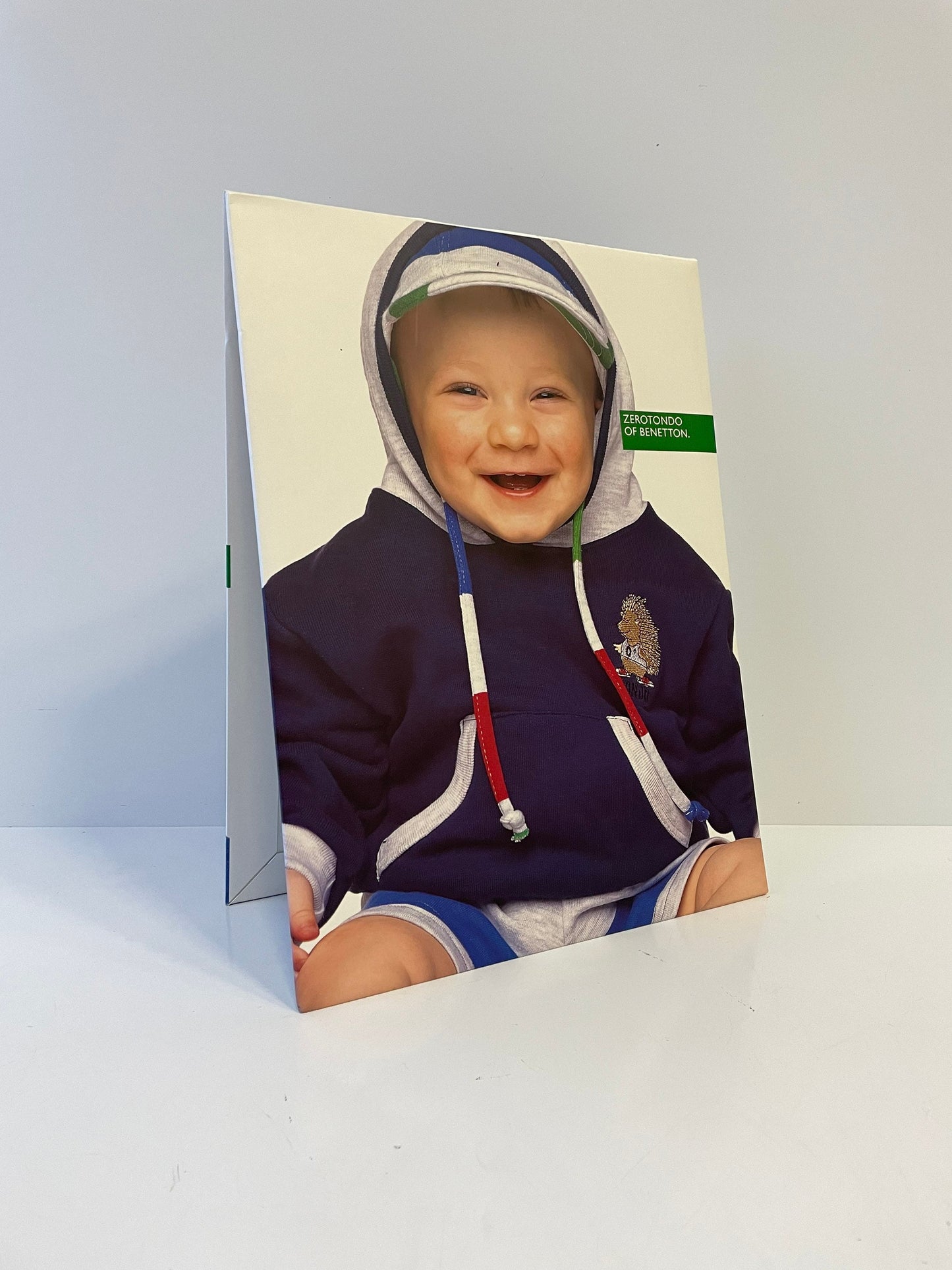Vintage Benetton-winkeldisplay uit de jaren 90