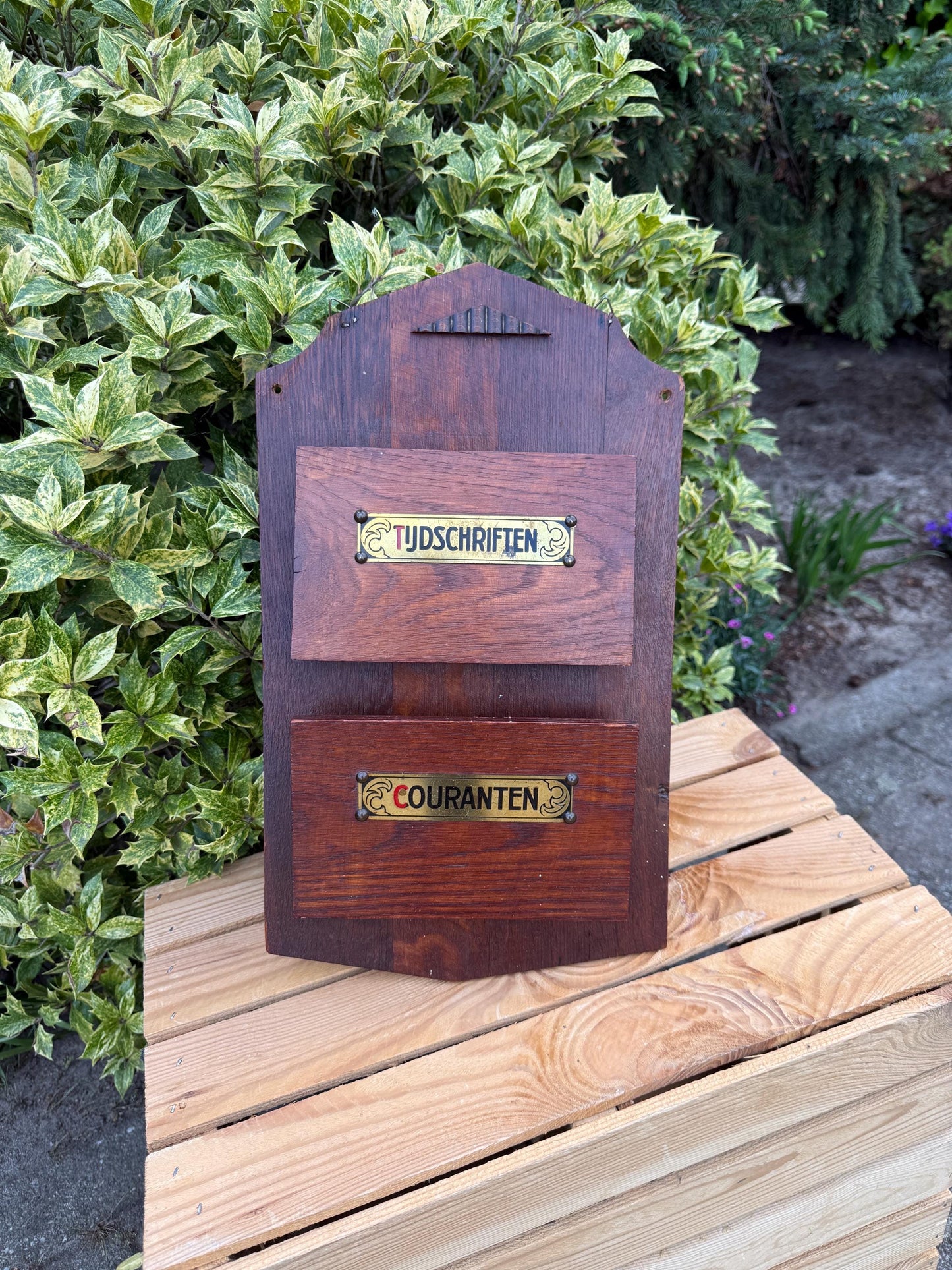 Vintage Wooden Art Deco Magazine and Newspaper Rack, Tijdschriften Couranten Holder, 1930s Dutch Deco Storage, Carved Wood Organizer