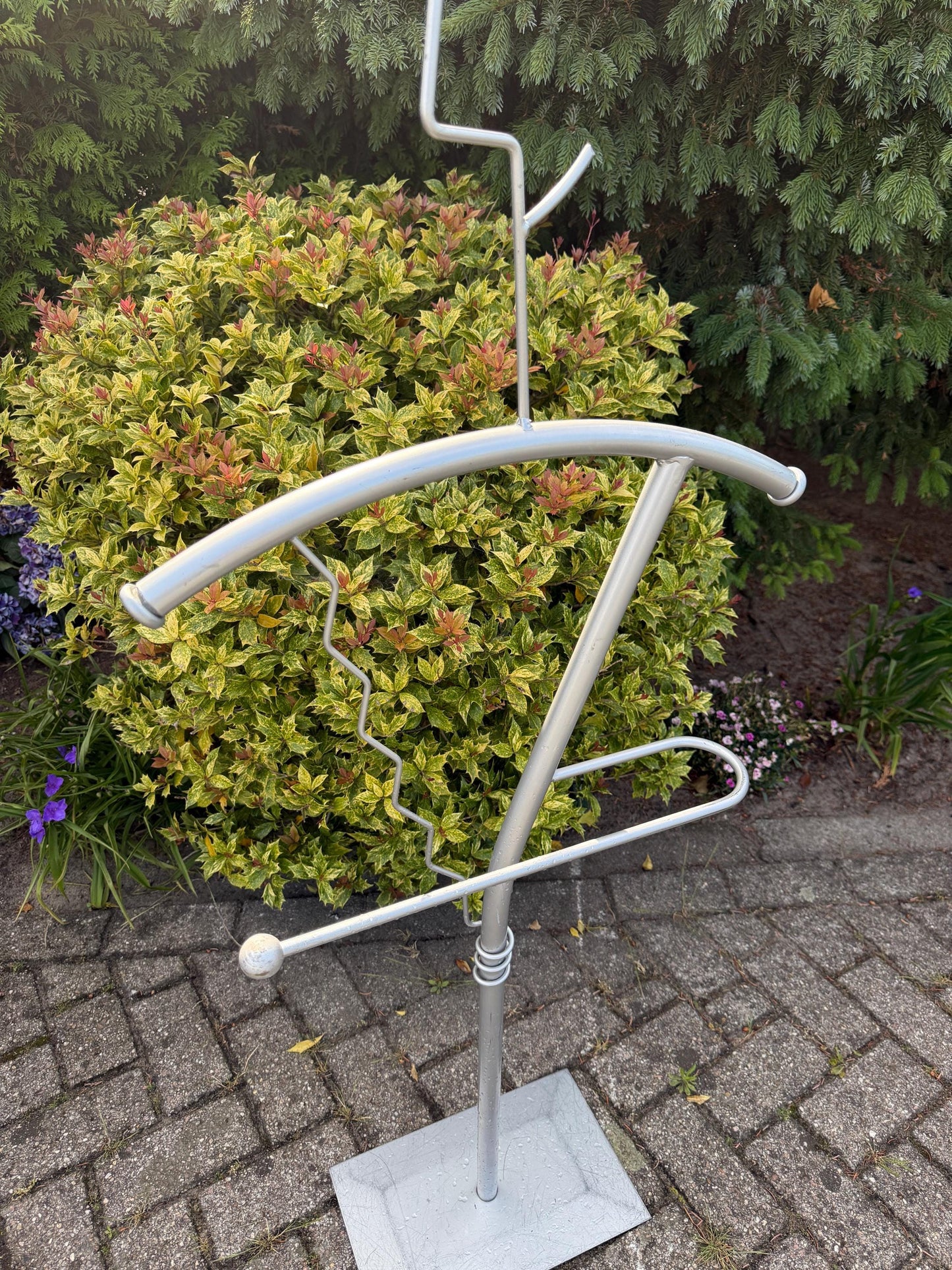 Vintage Memphis Style Dressboy, 1990s Postmodern Clothes Stand, Grey Metal Valet, Fido Dido Design, Sculptural Clothing Organizer