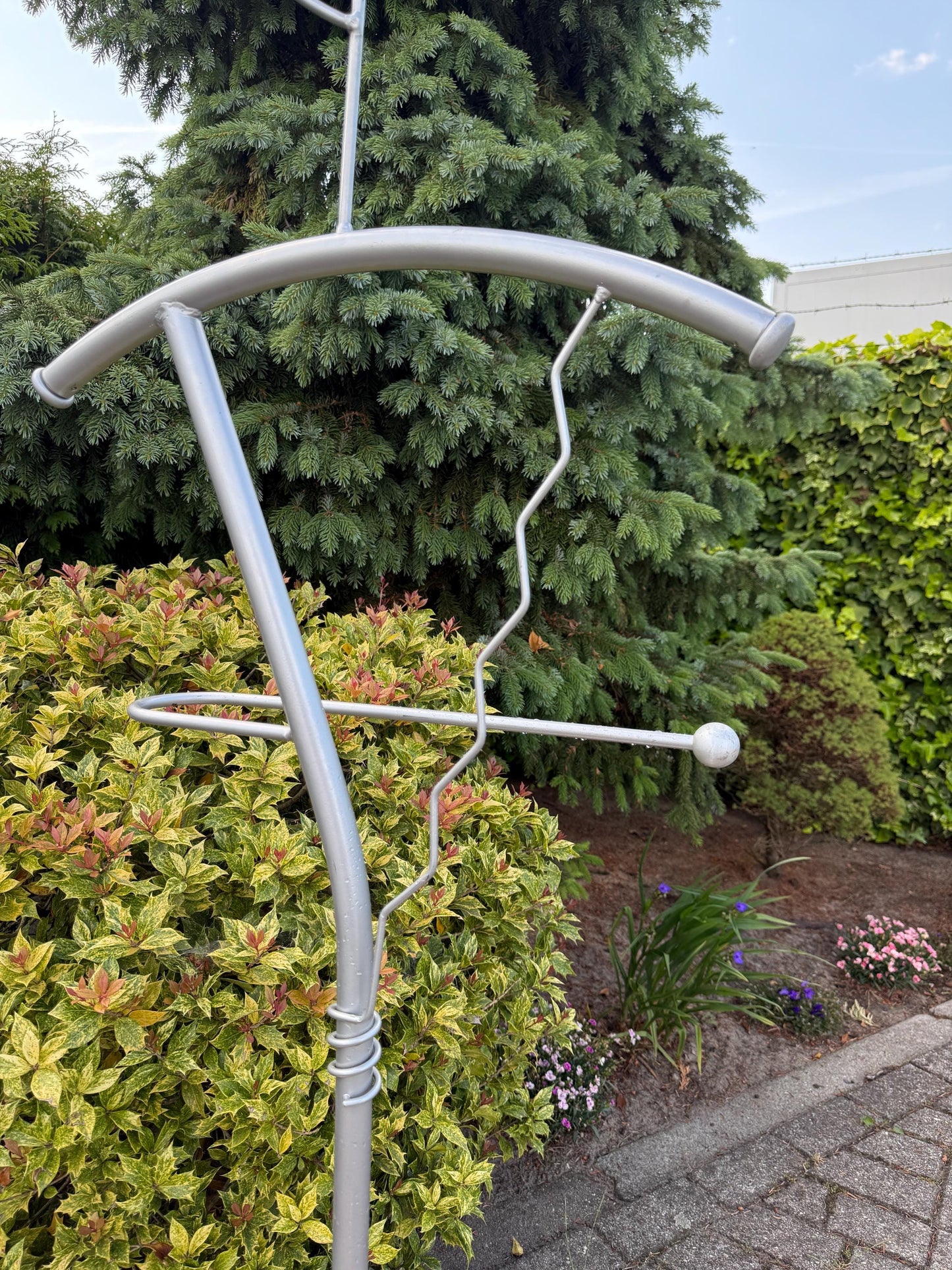 Vintage Memphis Style Dressboy, 1990s Postmodern Clothes Stand, Grey Metal Valet, Fido Dido Design, Sculptural Clothing Organizer