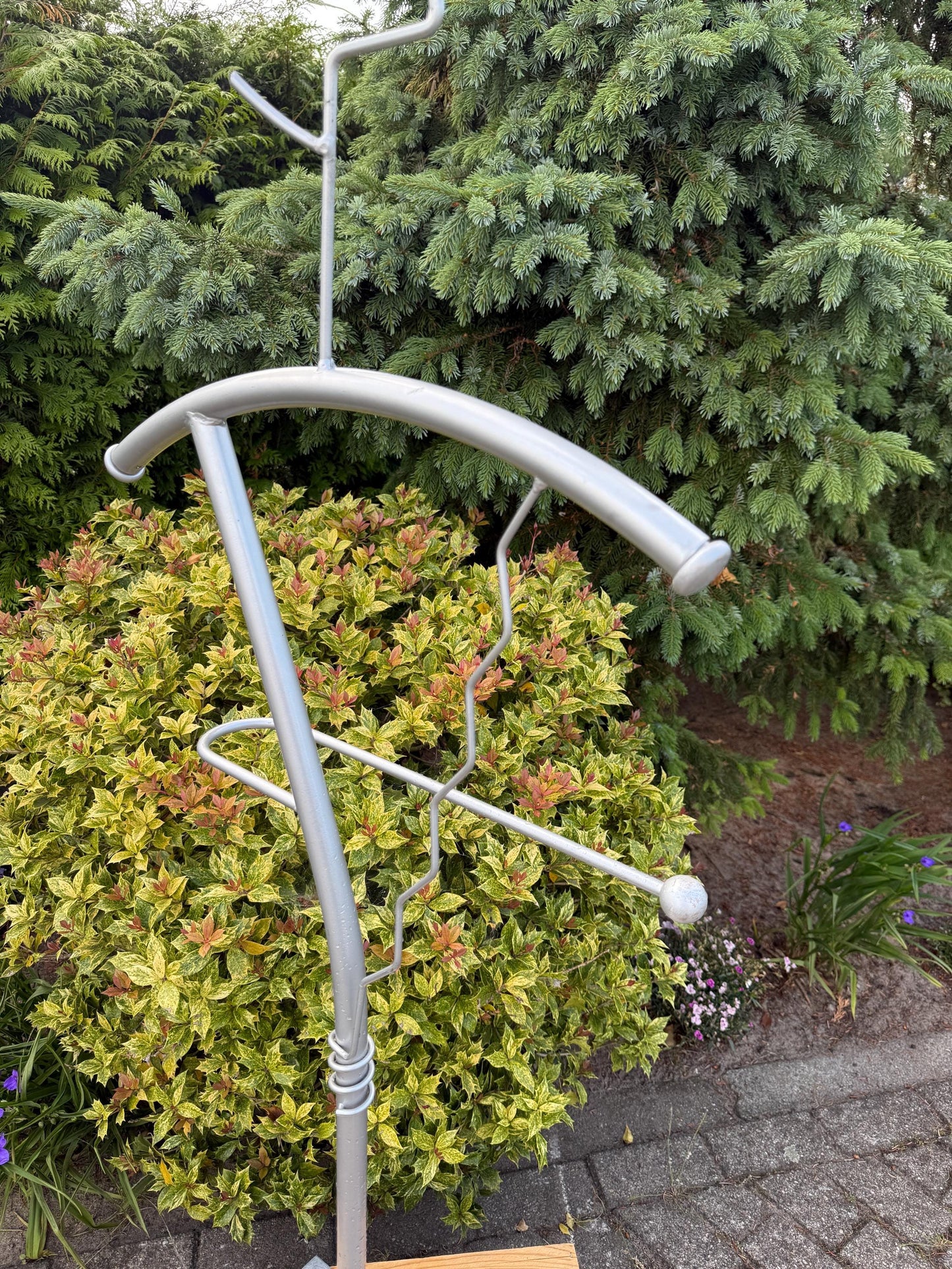 Vintage Memphis Style Dressboy, 1990s Postmodern Clothes Stand, Grey Metal Valet, Fido Dido Design, Sculptural Clothing Organizer