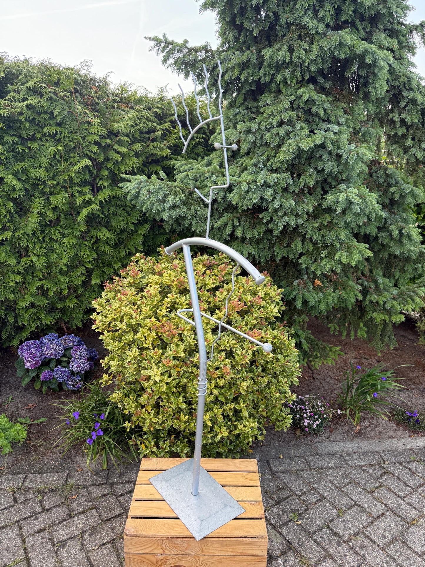 Vintage Memphis Style Dressboy, 1990s Postmodern Clothes Stand, Grey Metal Valet, Fido Dido Design, Sculptural Clothing Organizer