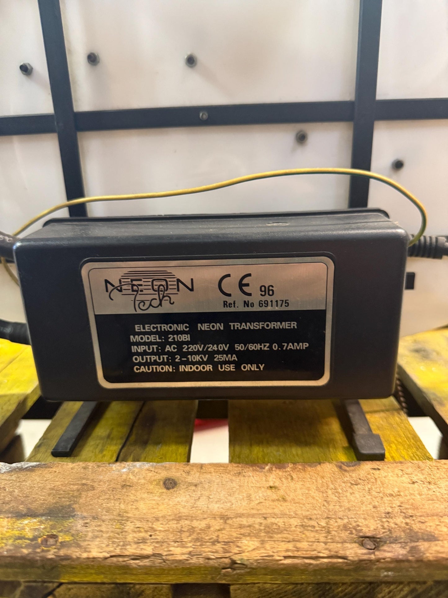 Vintage Liptonice Neon Light Sign, 1996 Illuminated Advertising Display, Red and Green Neon Tubes, Original Drink Promotion Lamp