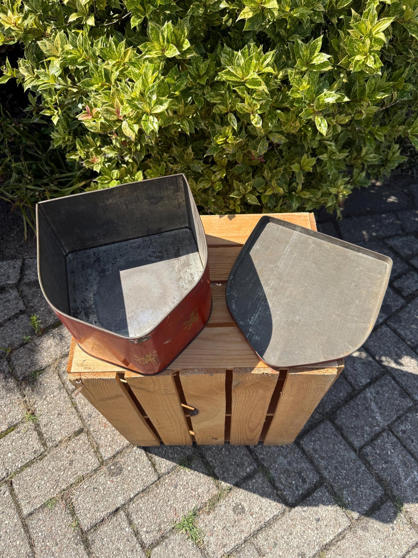 Vintage Tonnema Tin, King Pepermunt Advertising Box, Red Dutch Metal Container, Sneek Collectible Storage, Mid Century Packaging