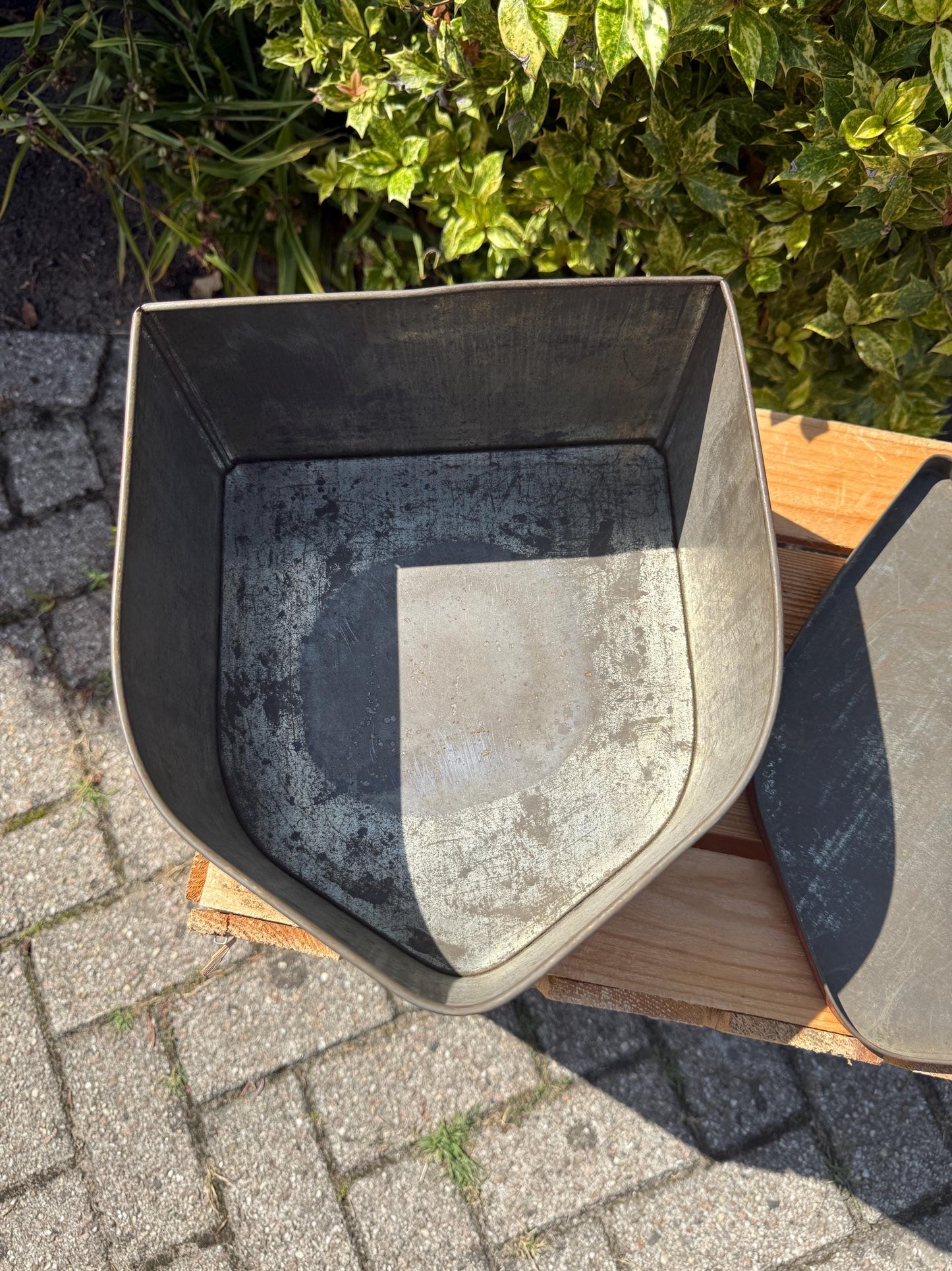 Vintage Tonnema Tin, King Pepermunt Advertising Box, Red Dutch Metal Container, Sneek Collectible Storage, Mid Century Packaging