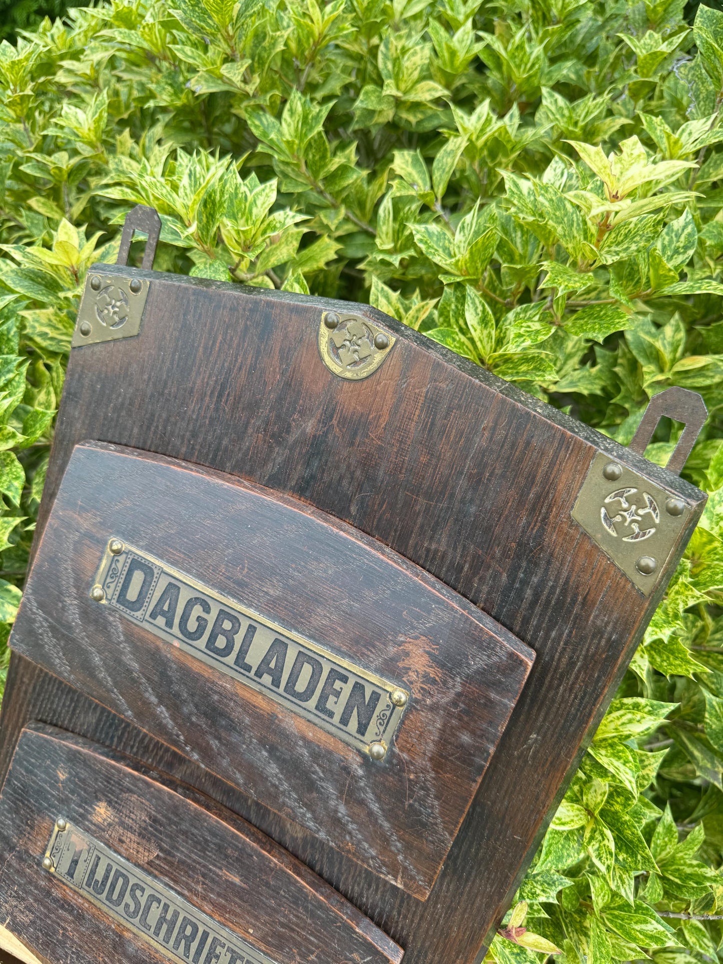 Vintage Dutch Wall-Mount Dagbladen & Tijdschriften Rack with Brass Accents, Wooden Newspaper and Magazine Holder