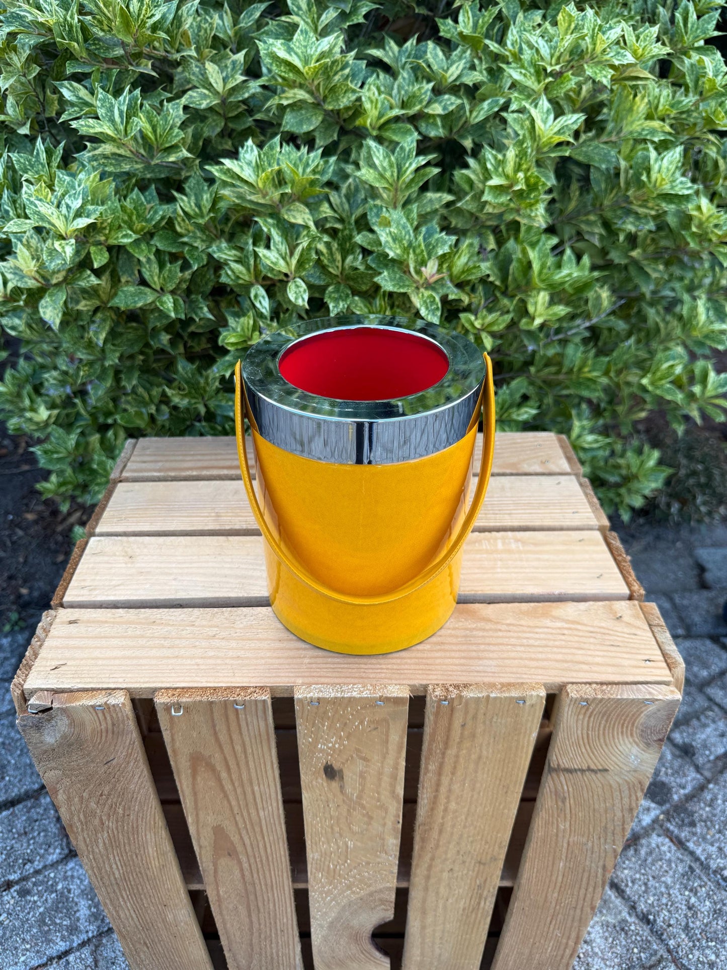 Small Vintage Yellow Ice Bucket With Handle, Red Interior Barware Container, Mid Century Drink Cooler, Retro Cocktail Party Bar Accessory