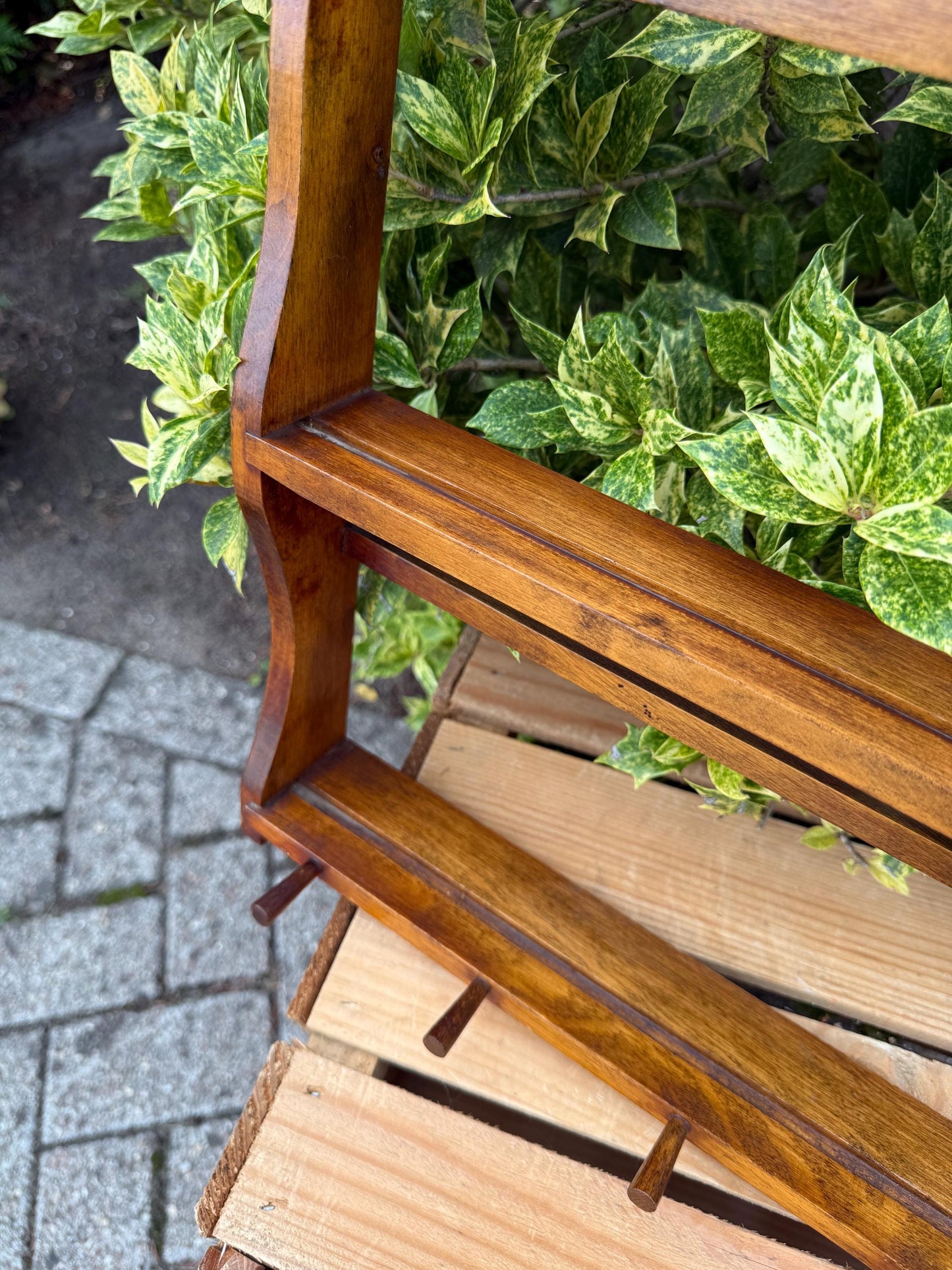 Vintage Wooden Wall Rack, Mug Holder with 6 Pegs, Spice Shelf, Plate Display, Rustic Kitchen Organizer, Farmhouse Hanging Storage