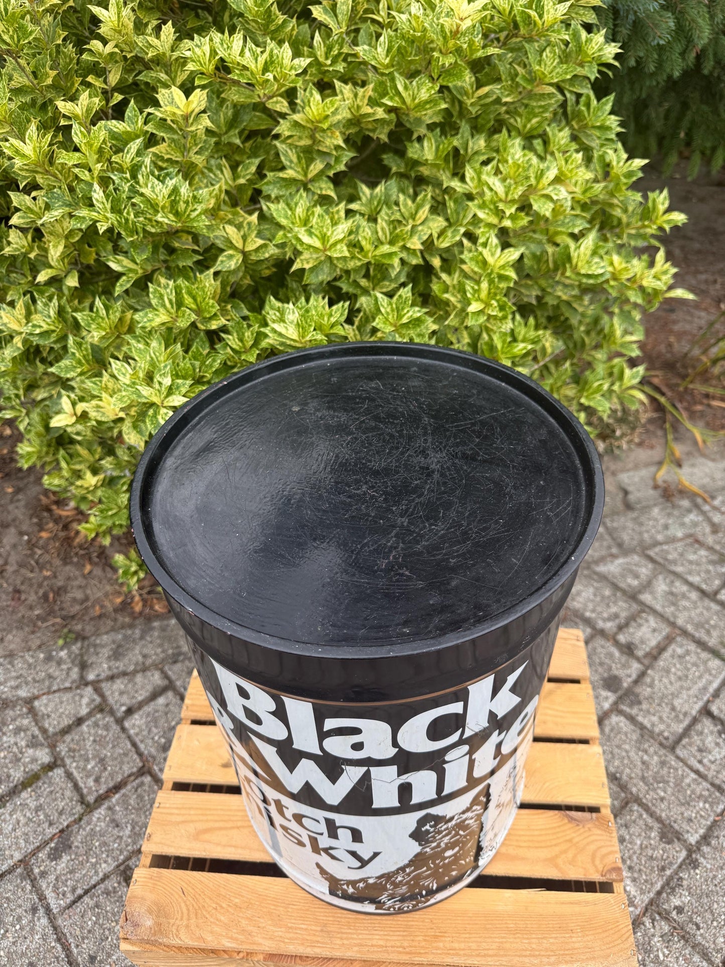 Rare Black & White Scotch Whisky Metal Barrel, Italian Made Storage Container And Stool, Collectible Bar Furniture, Vintage Liquor Display