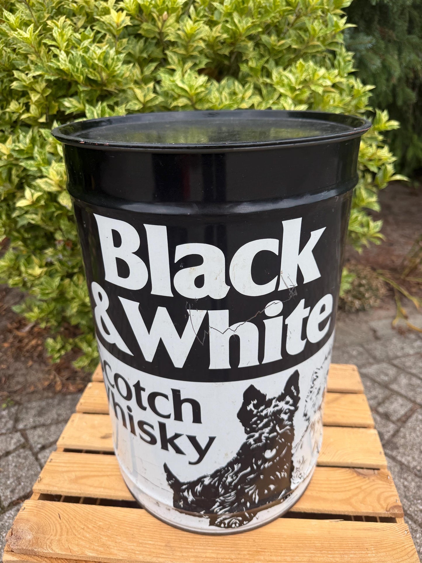 Rare Black & White Scotch Whisky Metal Barrel, Italian Made Storage Container And Stool, Collectible Bar Furniture, Vintage Liquor Display