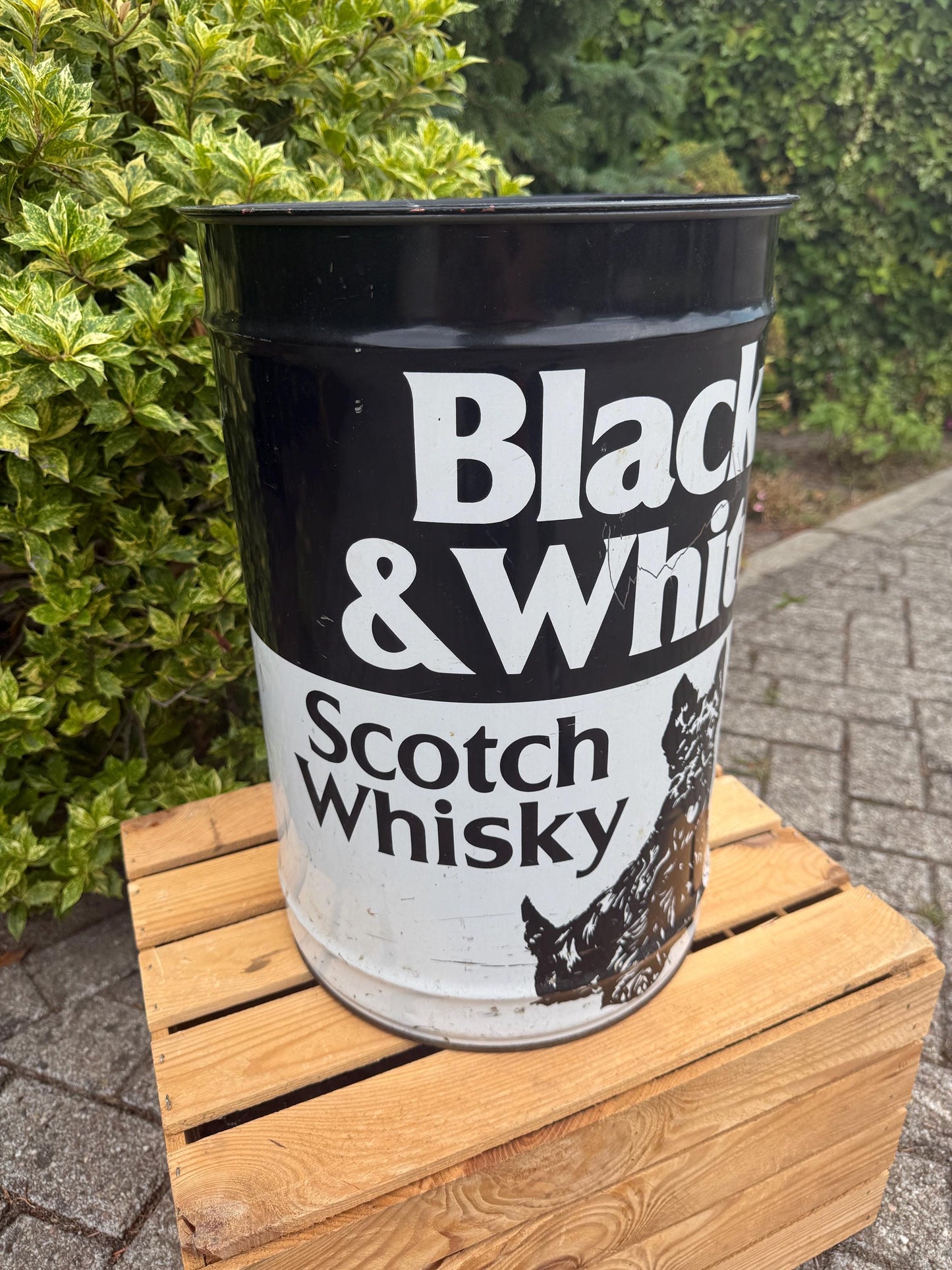 Rare Black & White Scotch Whisky Metal Barrel, Italian Made Storage Container And Stool, Collectible Bar Furniture, Vintage Liquor Display