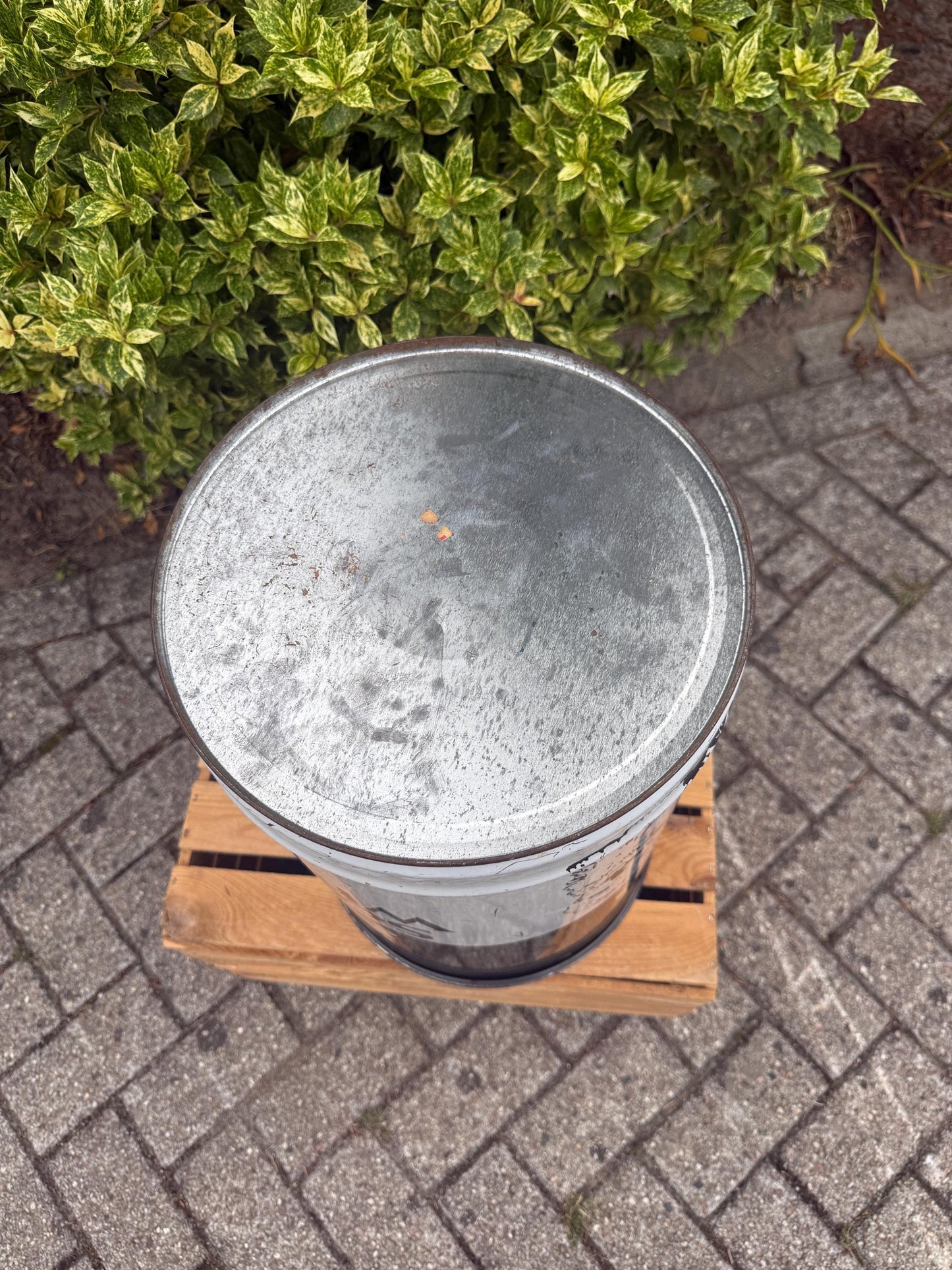 Rare Black & White Scotch Whisky Metal Barrel, Italian Made Storage Container And Stool, Collectible Bar Furniture, Vintage Liquor Display