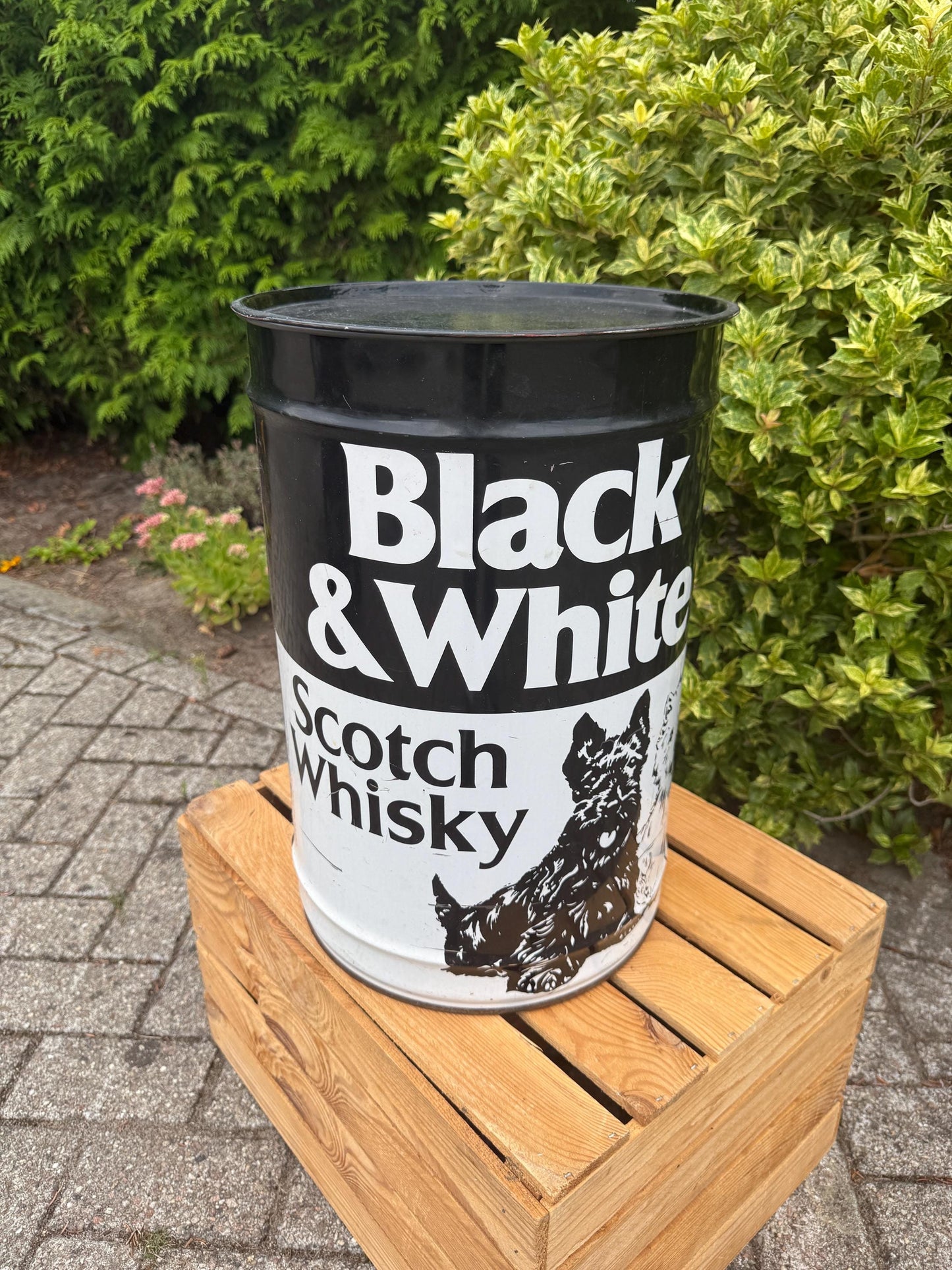Rare Black & White Scotch Whisky Metal Barrel, Italian Made Storage Container And Stool, Collectible Bar Furniture, Vintage Liquor Display