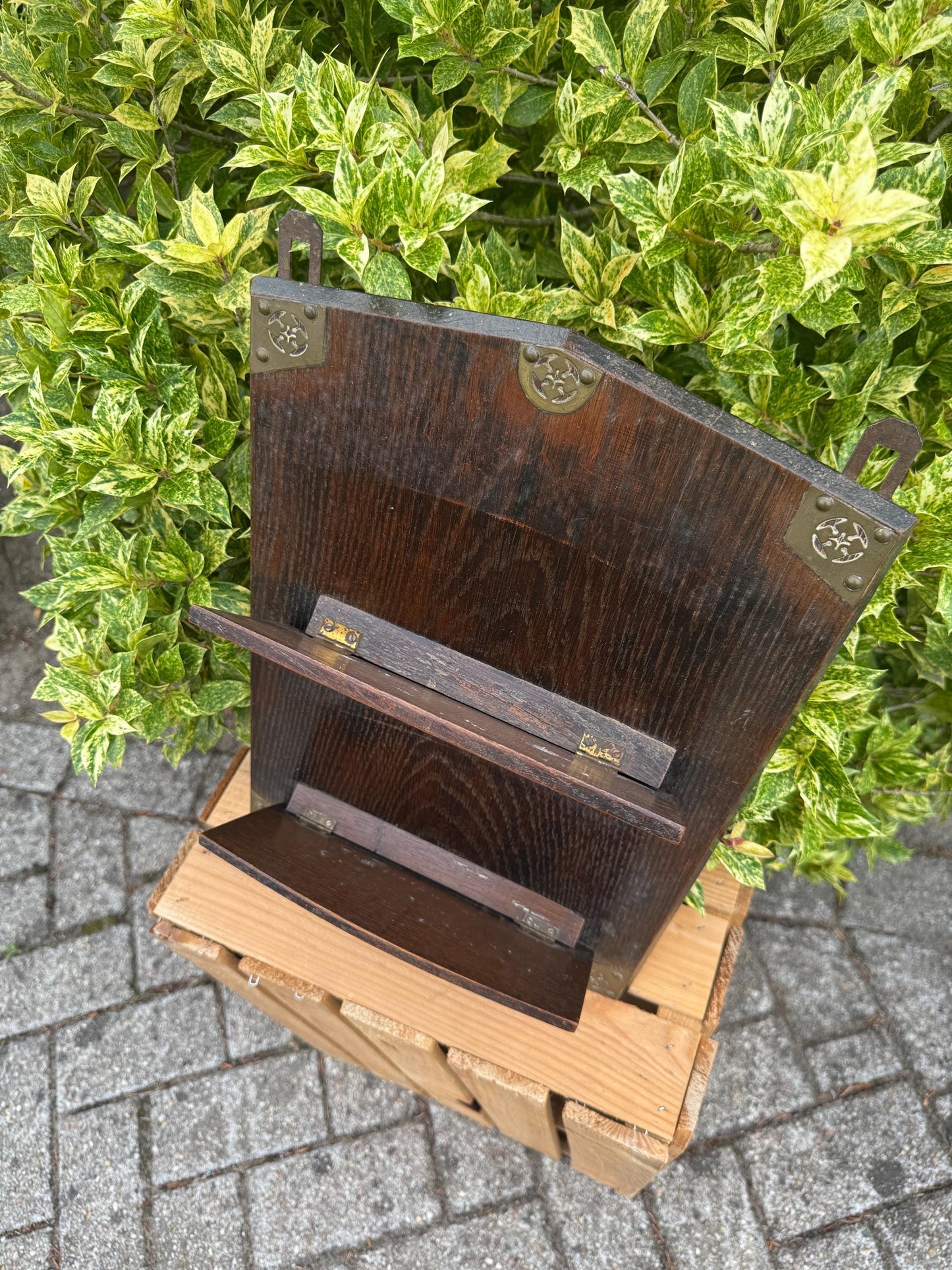 Vintage Dutch Wall-Mount Dagbladen & Tijdschriften Rack with Brass Accents, Wooden Newspaper and Magazine Holder