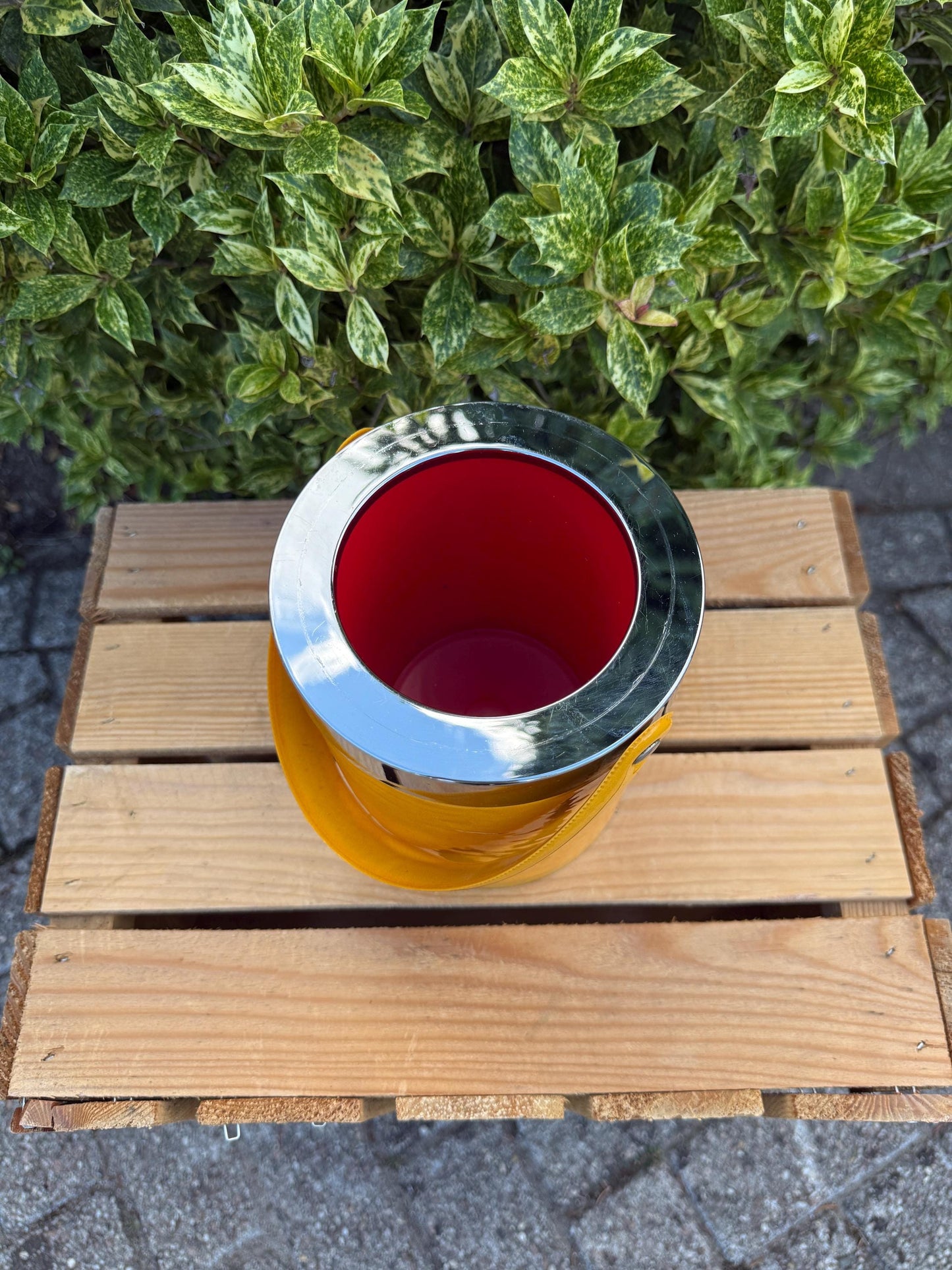 Small Vintage Yellow Ice Bucket With Handle, Red Interior Barware Container, Mid Century Drink Cooler, Retro Cocktail Party Bar Accessory