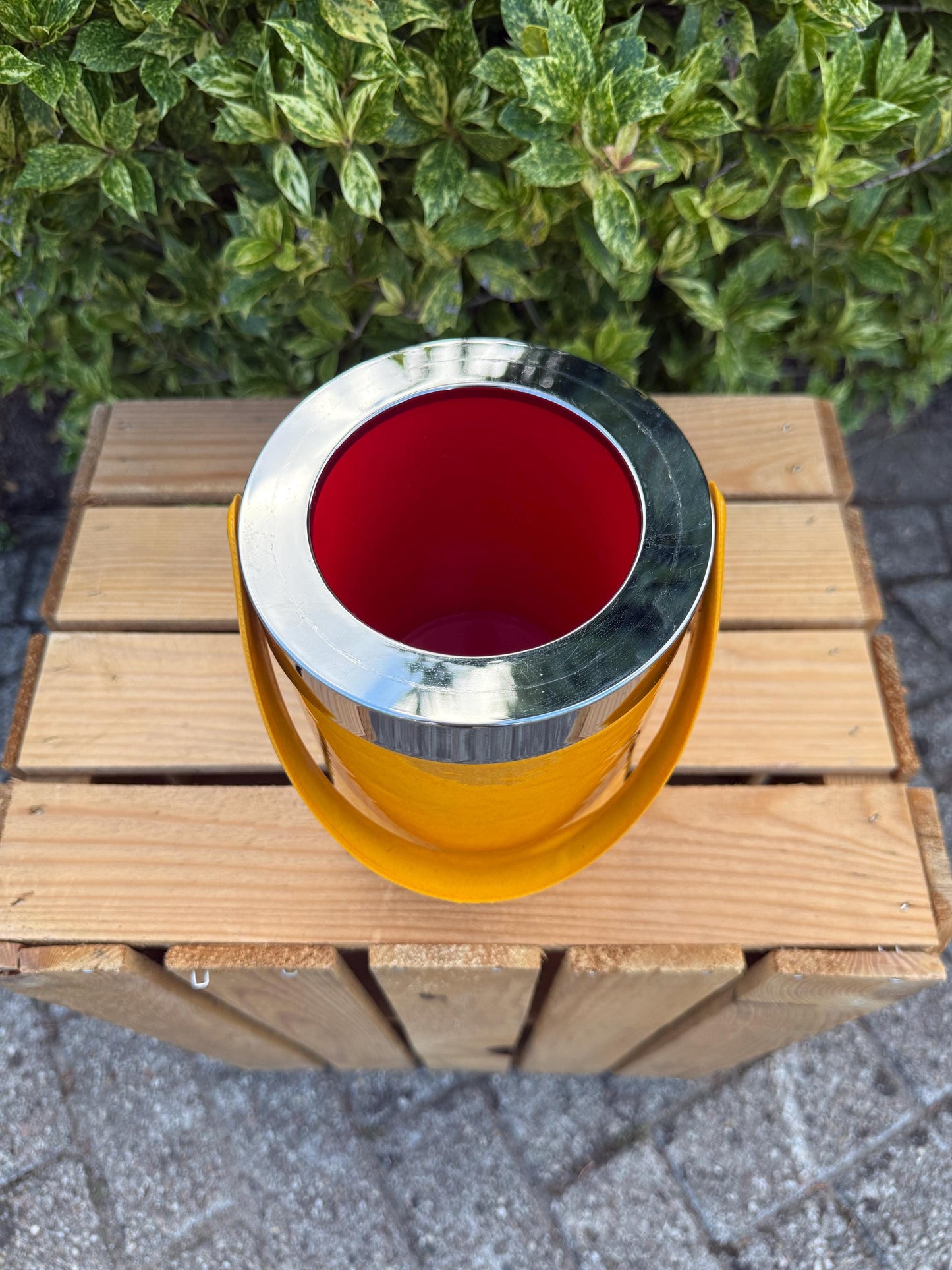 Small Vintage Yellow Ice Bucket With Handle, Red Interior Barware Container, Mid Century Drink Cooler, Retro Cocktail Party Bar Accessory