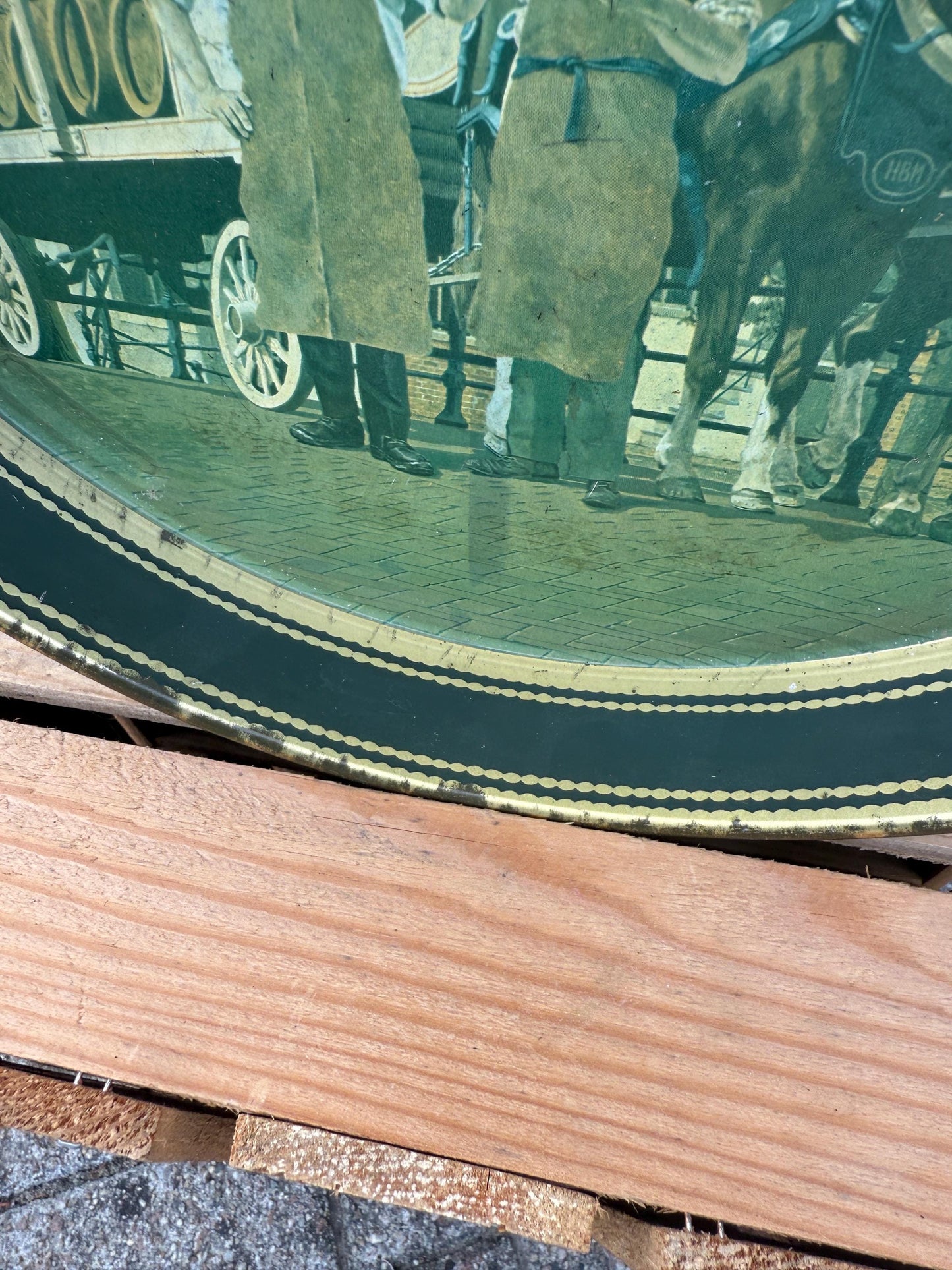 Vintage Heineken Metal Serving Tray, Round Beer Tray with Horse-Drawn Barrel Carriage, Breweriana Barware, Collectible Beer Memorabilia