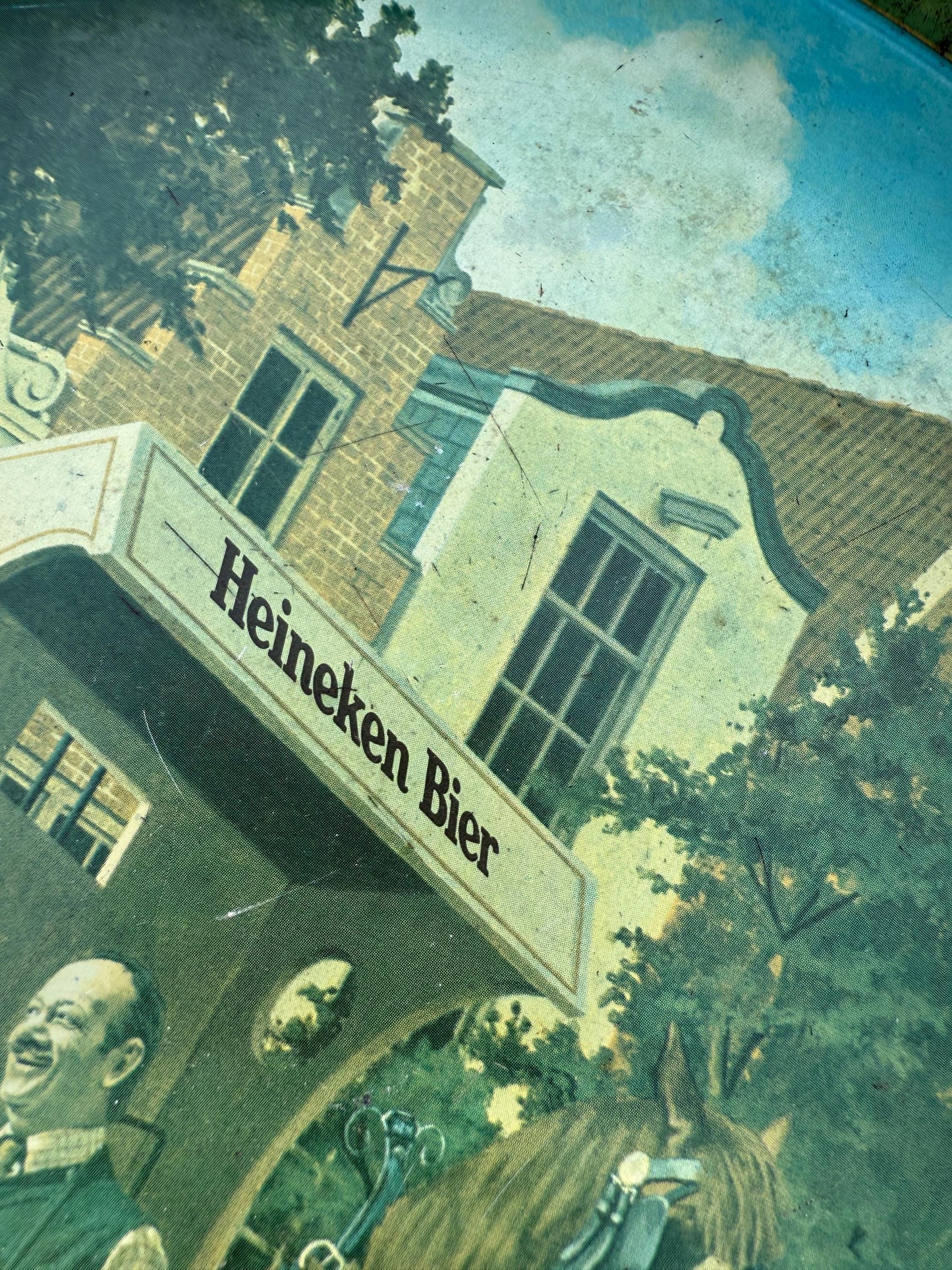 Vintage Heineken Metal Serving Tray, Round Beer Tray with Horse-Drawn Barrel Carriage, Breweriana Barware, Collectible Beer Memorabilia