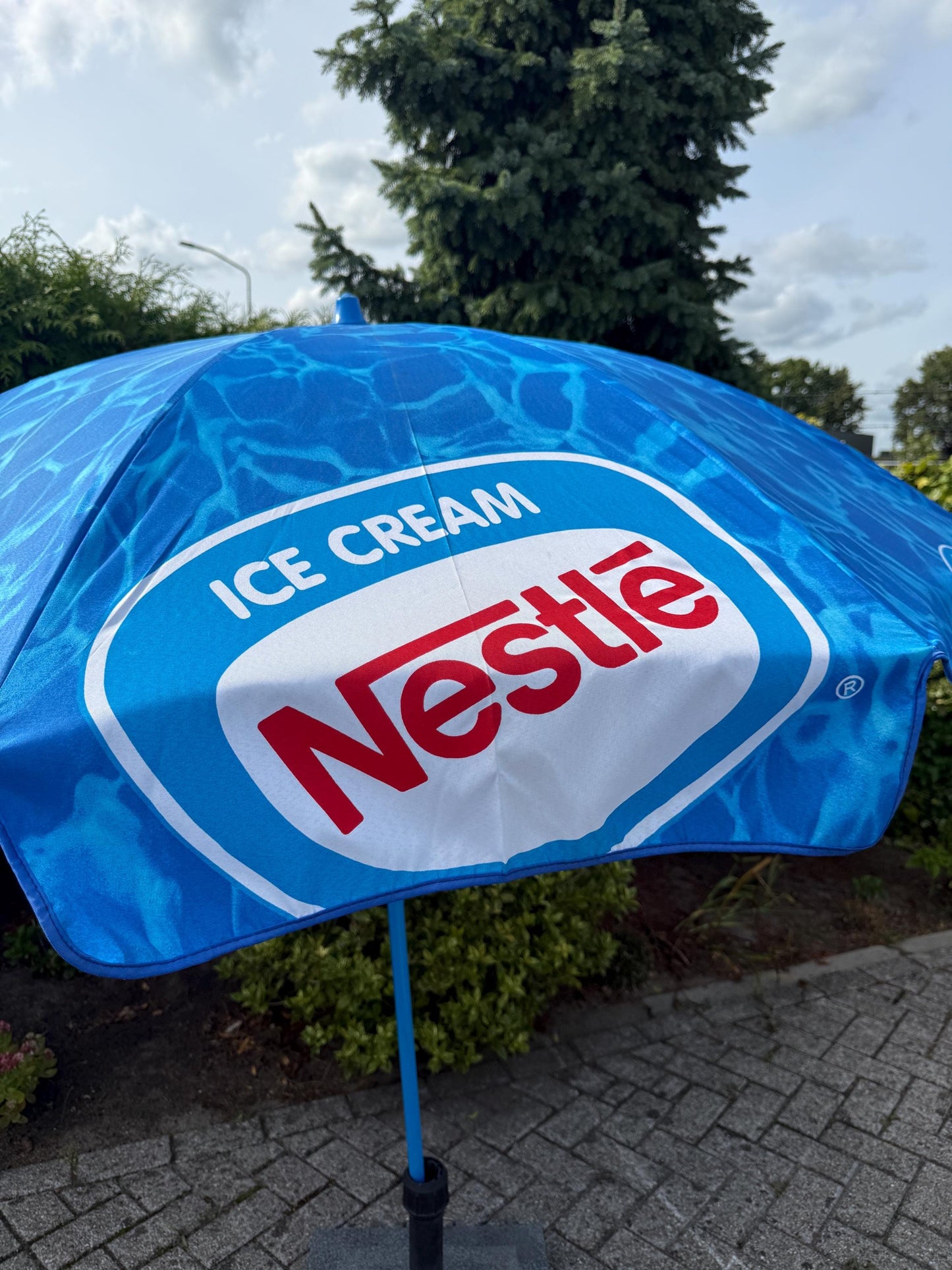 Vintage Nestlé Ice Cream Umbrella, Blue Advertising Parasol, Retro Patio Umbrella, Terrace Umbrella, Beach Umbrella 1990s