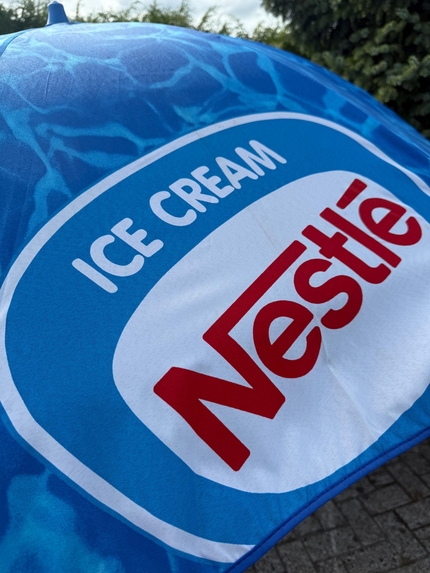 Vintage Nestlé Ice Cream Umbrella, Blue Advertising Parasol, Retro Patio Umbrella, Terrace Umbrella, Beach Umbrella 1990s