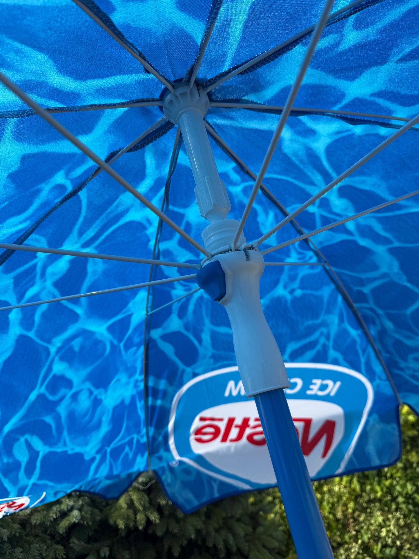 Vintage Nestlé Ice Cream Umbrella, Blue Advertising Parasol, Retro Patio Umbrella, Terrace Umbrella, Beach Umbrella 1990s