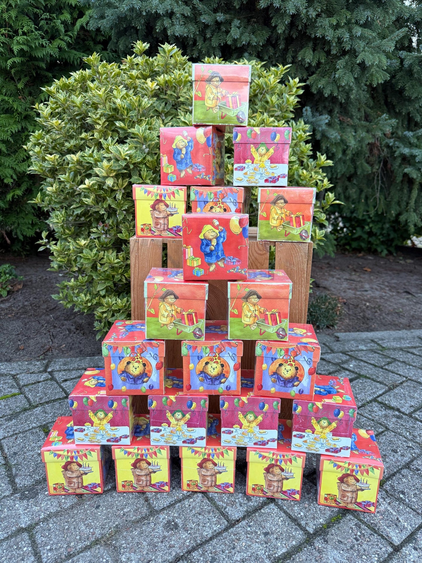 Paddington Bear Birthday Cards Box, Set Of 20 Cards With Envelopes, 5 Different Designs, 2004 Denfot Wenskaarten Collection