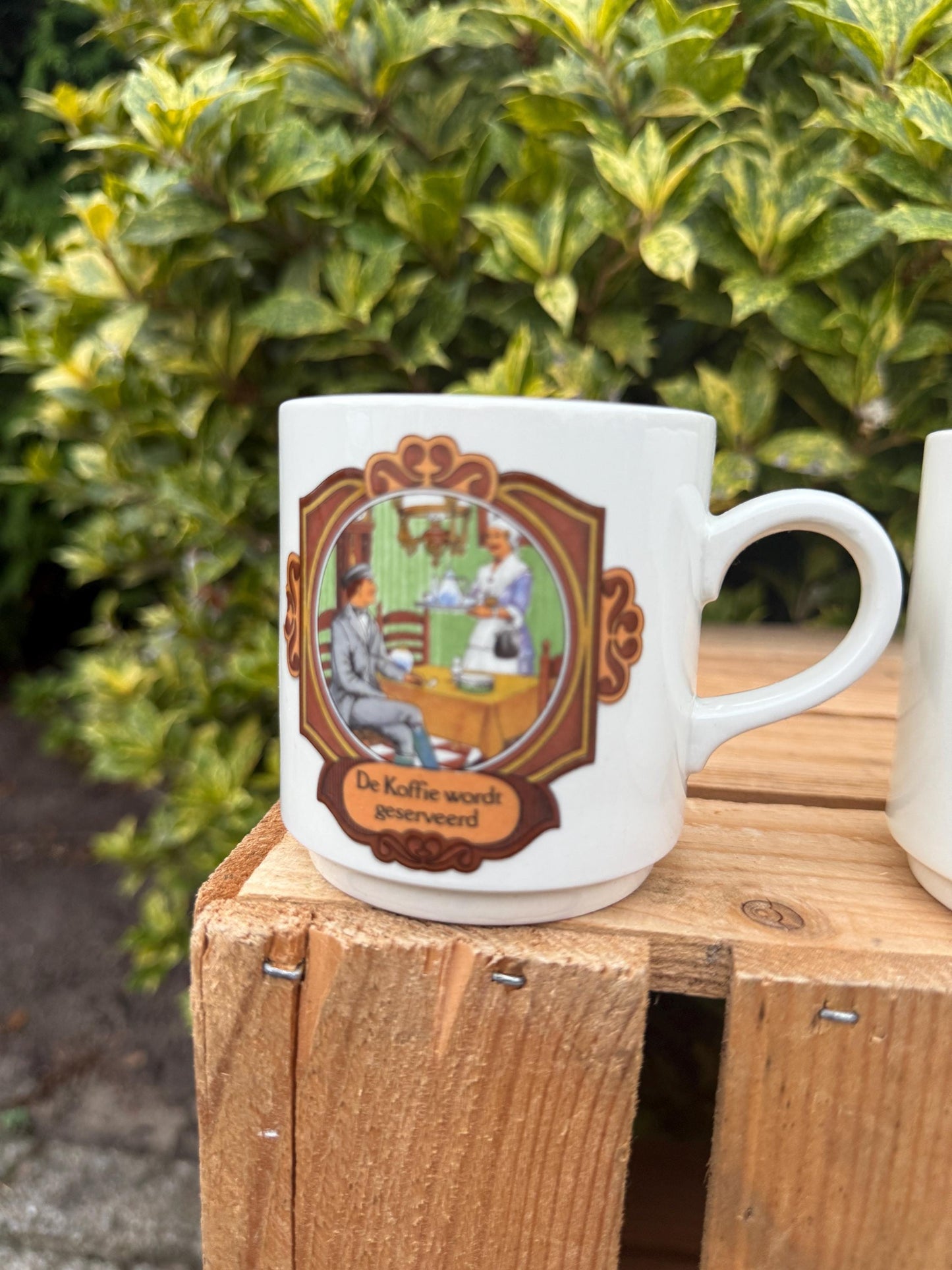 Vintage Dutch De Koffie Wordt Coffee Mugs