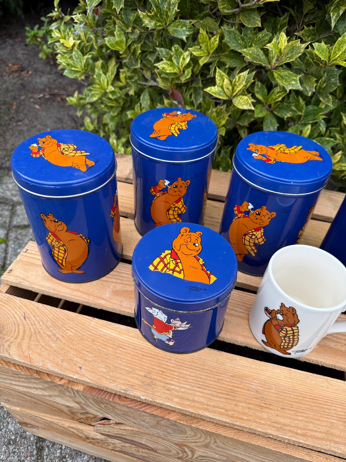 Vintage Olivier Bommel Tins And Mug